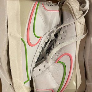 Nike Womens BLAZER MID '77 'INIFINITE WATERMELON' (SIZE US 5.5)